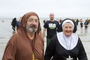 tenby boxing day swim 23 sm.jpg